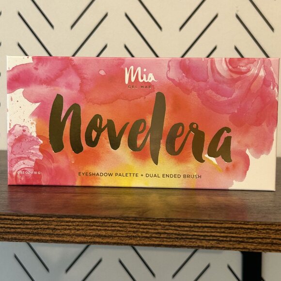 NEW Mia del Mar Novelera Eyeshadow Palette Dual Ended Brush  Vegan Multicolor - Picture 2 of 11